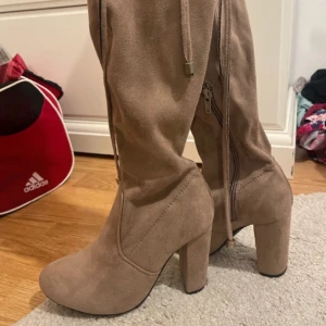Overknee boots - Beige overknee boots, ca 10cm klack!
