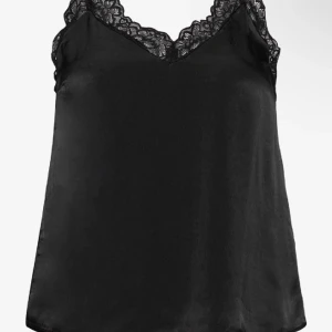 New yorker linne - Säljer mitt linne för att de ej kommer till användning, hittade inte de mörkblå på hemsidan så tog de svarta som bild!❤️