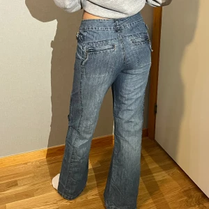 Lågmidjade jeans  - Sjukt snygga i storlek 34