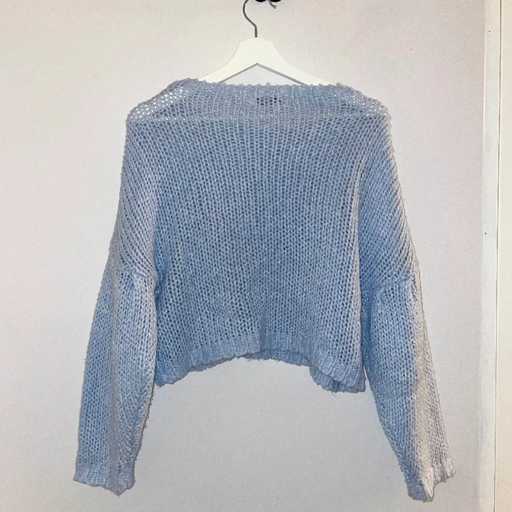 En fin blå stickad tröja i storlek S från NA-KD 💙. Tröjor & Koftor.