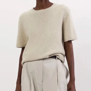 Softgoat tröja  - Superfin beige Kashmir tröja! Dem är små i storlekarna så mer som en XS/XXS 🥰