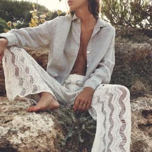 Skjorta zara - Säljer denna skjorta från zara. Aldrig använd med lapparna kvar. Slutsåld på zara. Nypris 429kr. 