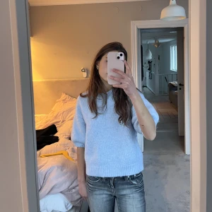 Stickad t-shirt - Så fin stickad t-shirt! 