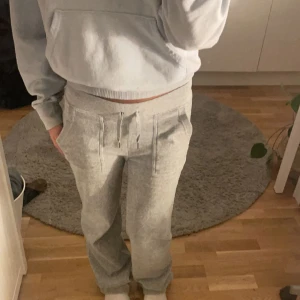 Juicy Couture byxor  - Säljer mina juicy byxor!  De har används i några månader men är fortfarande i fint skick  