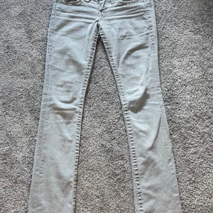 true religion jeans - fick i julklapp, för små