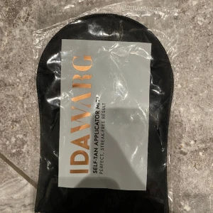 Appliceringshandske - Helt ny Ida Warg appliceringshandske. Kika gärna på mina andra annonser, säljer mycket. Samfraktar gärna:) 