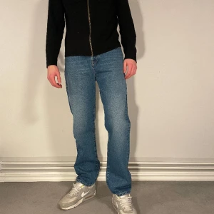 Diesel jeans  - 12. Hej! Säljer nu dessa helt nya diesel jeans. Modellen är 184cm Nypris 1499 