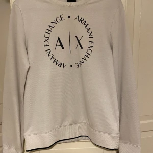Armani Tröja - Armani Exchange tröja i 10/10 skick. Använts Max 3-4gångrt