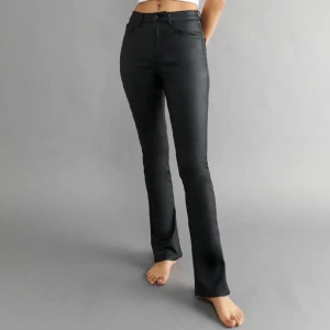 Skinnbyxor  - Aldrig använda, storlek 32 men kan passa större storlekar. Helt slutsålda🤍