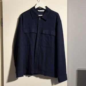Overshirt Zara - En riktigt skön Overshirt från Zara. Den är i fint skick. Strl M