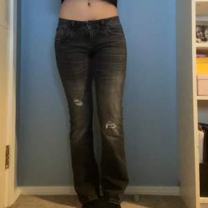 LTB Jeans i modellen ”Valerie”. Low rise och bootcut!