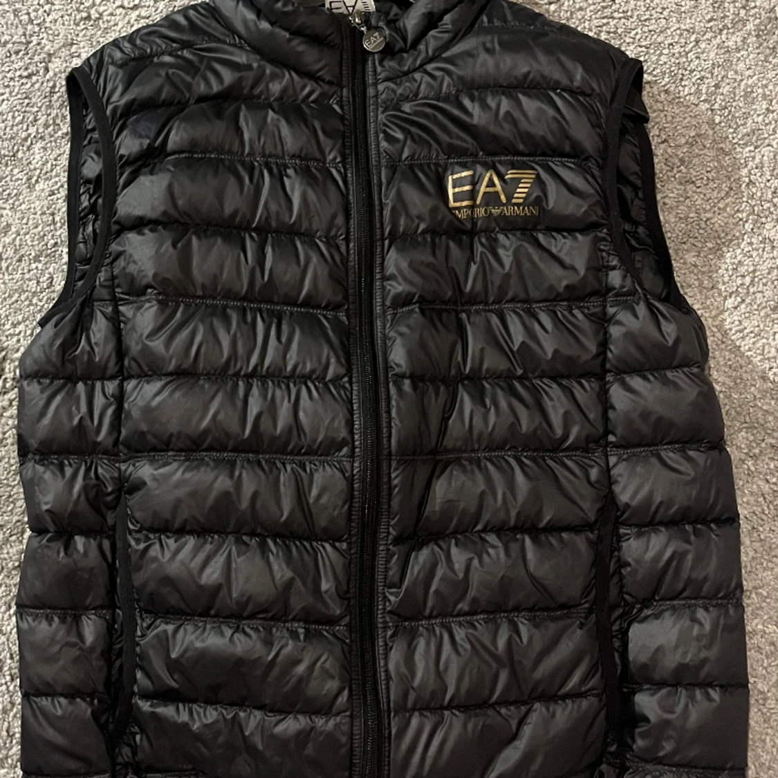 EA7 Armani Väst