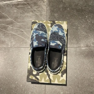 Valentino skor  - Ett par feta valentino skor, använda fåtal gånger.  Allt og medföljer Pris kan diskuteras