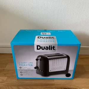 Dualit brödrost svart 2 skivor - Helt ny, kvar i sin förpackning.   Nyrpris runt 1400-1700kr