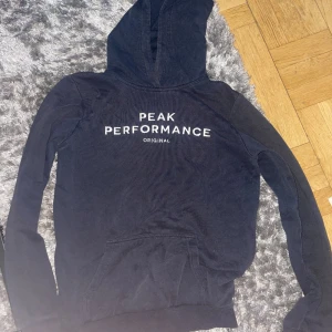 Peak performance hoodie - Peak hoodie i storlek 170 passar xs/s 