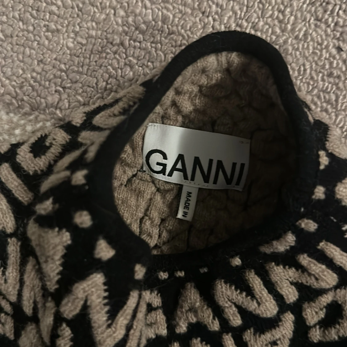 Ganni slipover väst - 90