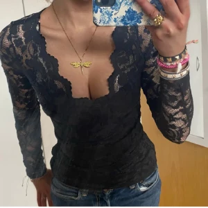 Spets tröja  - Svart spets tröja, lånade bilder 