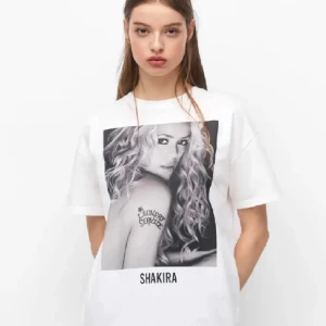 Shakira  - Superfin och helt ny