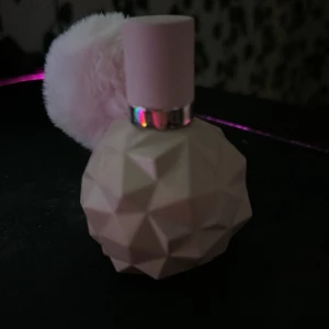 Ariana grande sweet like candy  - 30 ml. Helt ny, köpte fel så nu säljer jag den här. 