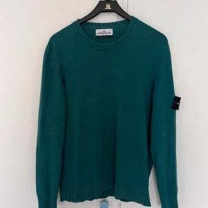 Vintage Stone island tröja - Vintage Stone Island i size xxl men sitter mer som en L/M. Perfekt cond för att vara vintage och läge att slå till inför våren 