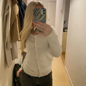 Koftor  - Två koftor som e super fina men kommer inte till användning, super fint med ett spets linne innanför, köp båda för 300 eller en för 180💓