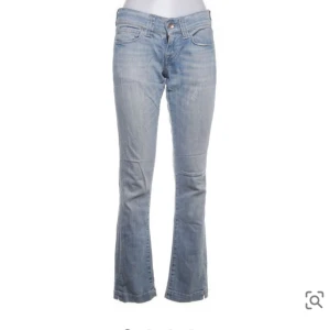 Lågmidjade jeans  - Jätte snygga lågmidjade jeans från märket fornarina som är väldigt sällsynt!🩷 innerbenslängden är ca 83 cm🩷