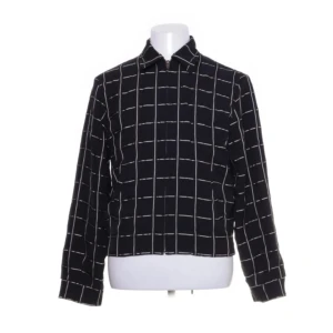 Overshirt Hope - Overshirt från Hope i storlek ”46”, sitter som en Small / XS. skicka dm om du har några frågor / vill ha bilder / mått✌🏼