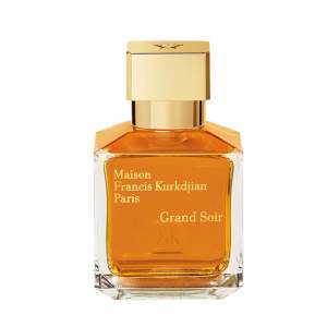 Säljer 5ml sample av MFK Grand soir. En av de mest eftertraktade parfymerna på marknaden och är en av de godaste jag någonsin luktat. Meddela ifall du är intresserad eller har några frågor😊