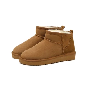 Uggs  - Säljer dessa vinterskor (inte äkta uggs) som aldrig använts pågrund dubbelköp. Köptes för 840kr och säljer för 400, vid snabb affär kan pris diskuteras. ☺️