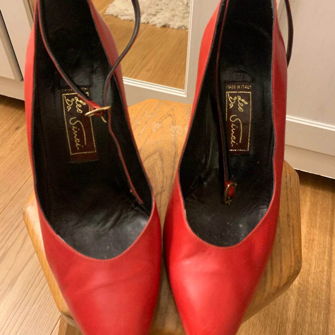 Röda klackskor  - 90