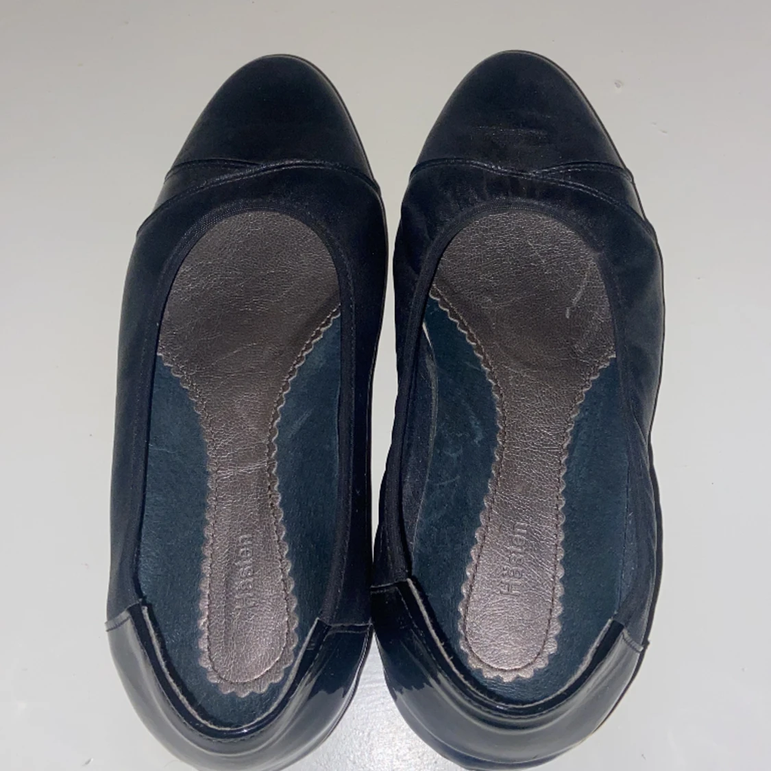 Ett par svarta klackar 👠 