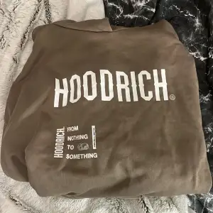 En helt oanvänd hoodrich hoodie, kommer ej till användning.