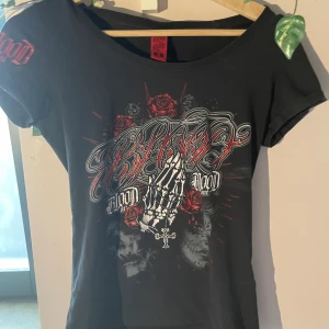 Blood in blood tröja - Bra skick och har bra passform  Kp för mer info⭐️
