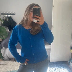 Cool blå kofta - Cool och snygg kofta perfekt t våren 