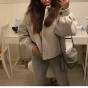 Jacka  - Perfekt till våren 💯. Nypris 859kr