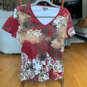 Fin topp - Jätte fin topp som känns ganska vintage! 