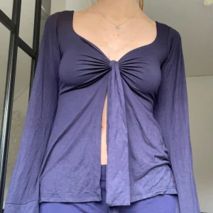 Designbysi topp - Väldigt sparsamt använd, därav inga defekter. 😊