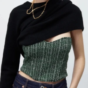 Zara korsett - Jättefin korsetttopp ifrån zara, säljer då den ej kommer till användning! Bra skick!🩵