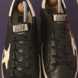 Golfen goose - Säljer nu dessa skor då dom ej kommer till användning. Skick 9/10, storlek 41. Priset är diskuterbart!