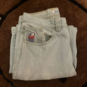 Big boys jeans - Väldigt baggy jeans från polar skate club. Lite slitna på hälarna men det är ju bara snyggt. Pris går alltid att diskutera 