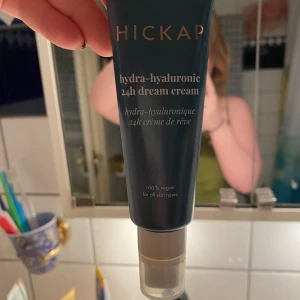 Hickap moisturizer  - Använt lite utav den. Annars som ny
