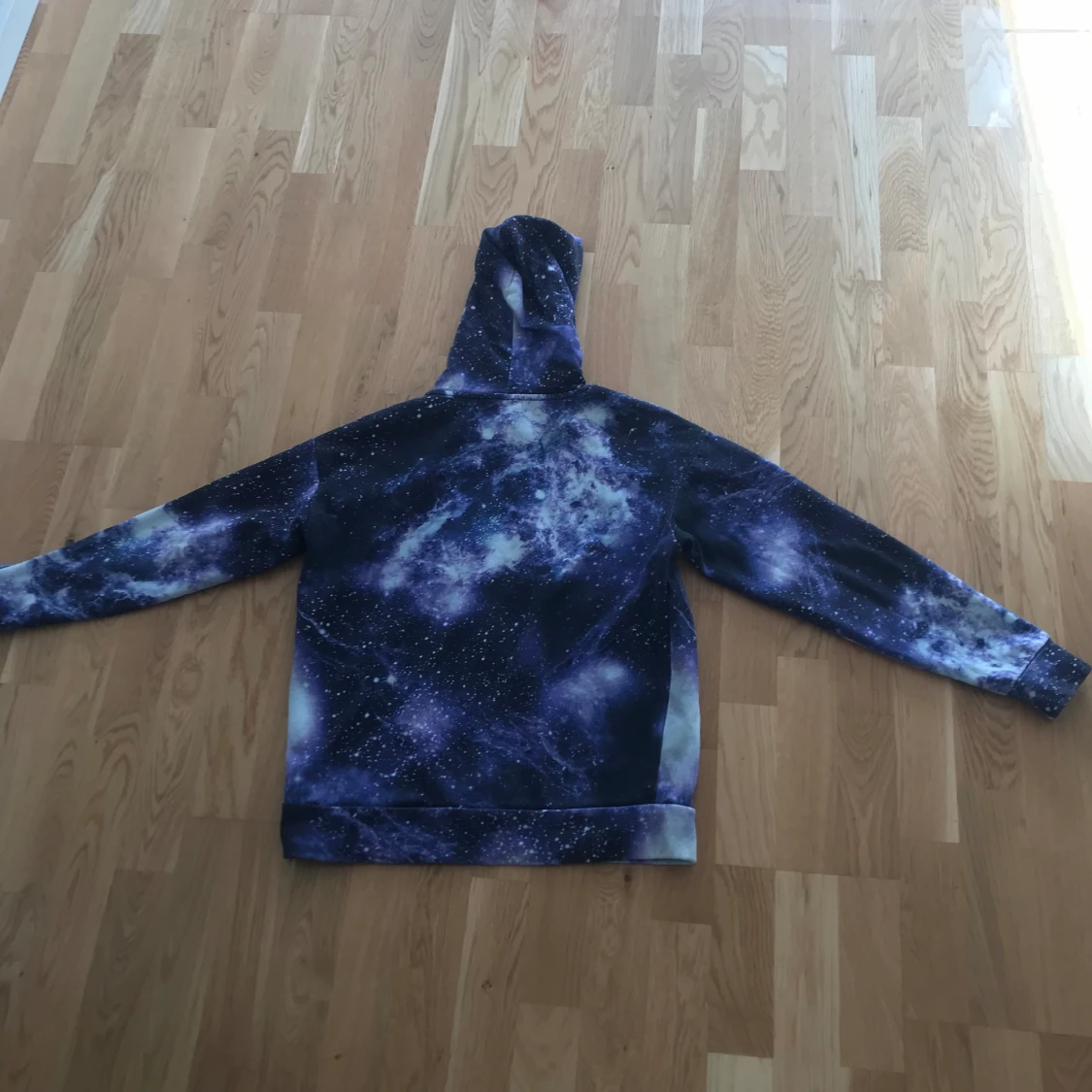 Galaxy hoodie - 90