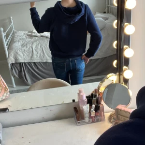 Low waist jeans - Min dröm jeans men tyvärr för små, han aldrig returnera! Säljer för bra pris ordinarie pris 1200kr på Zalando!