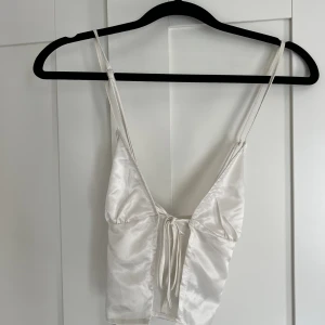 Topp - Superfin helt ny topp med prislapp kvar