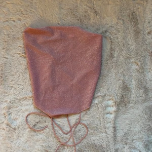 Fest topp - En jätte fin fest topp med helt öppen rygg