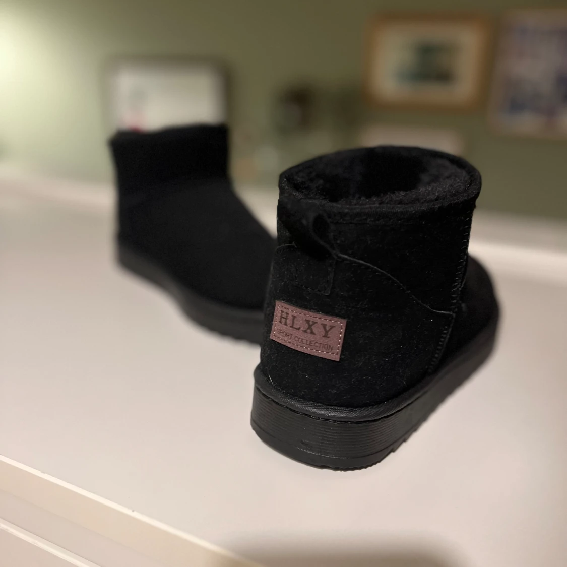 Uggs  - 90