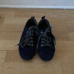 Dr martens docs skor sneakers retro - Mörkblå dr. Martens