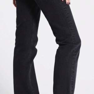 Jätte snygga jeans som är helt nya från lager 157 kan mötas upp i Stockholm 