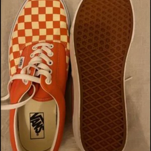 Nya Vans!  - Helt nya köpta i London strl 44,5   Nypris: 899kr