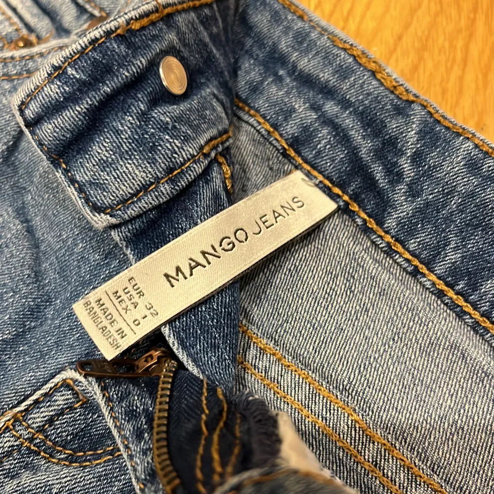 Snygga korta jeansshorts från Msmgo Denim i storlek 32. Toppskick!. Shorts.